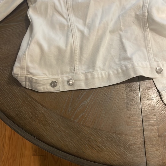 White gap Jean jacket - Picture 8 of 9